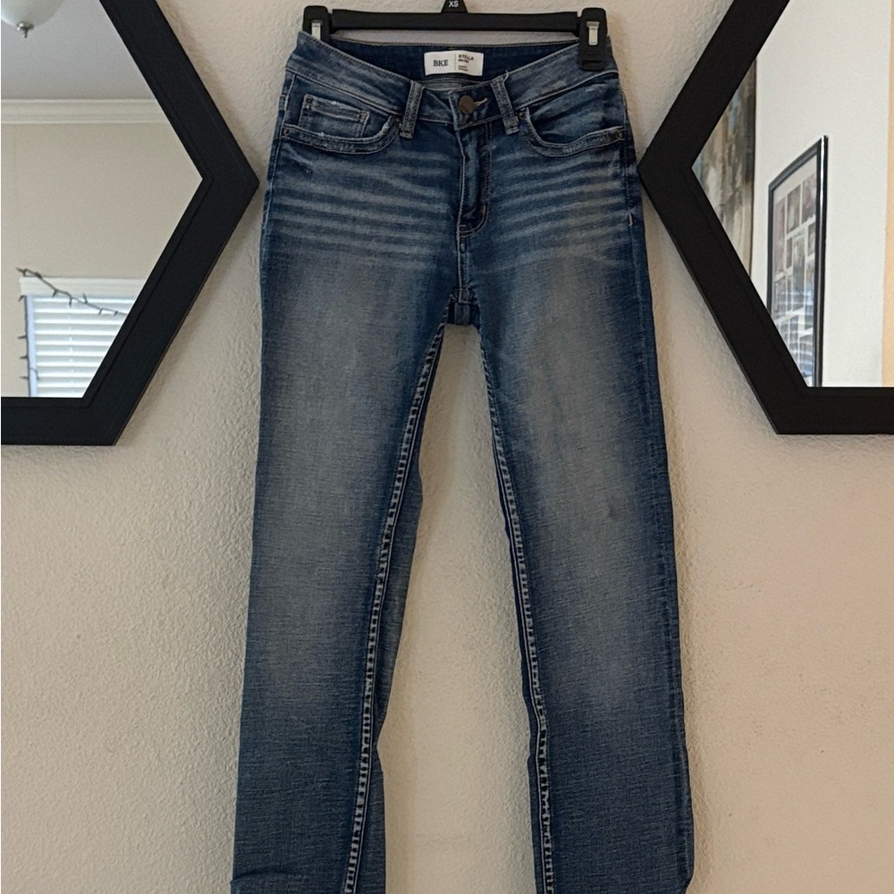 Petite Women's BKE Stella Mid-Rise Darkwash Jeans Straight Leg/ Frayed